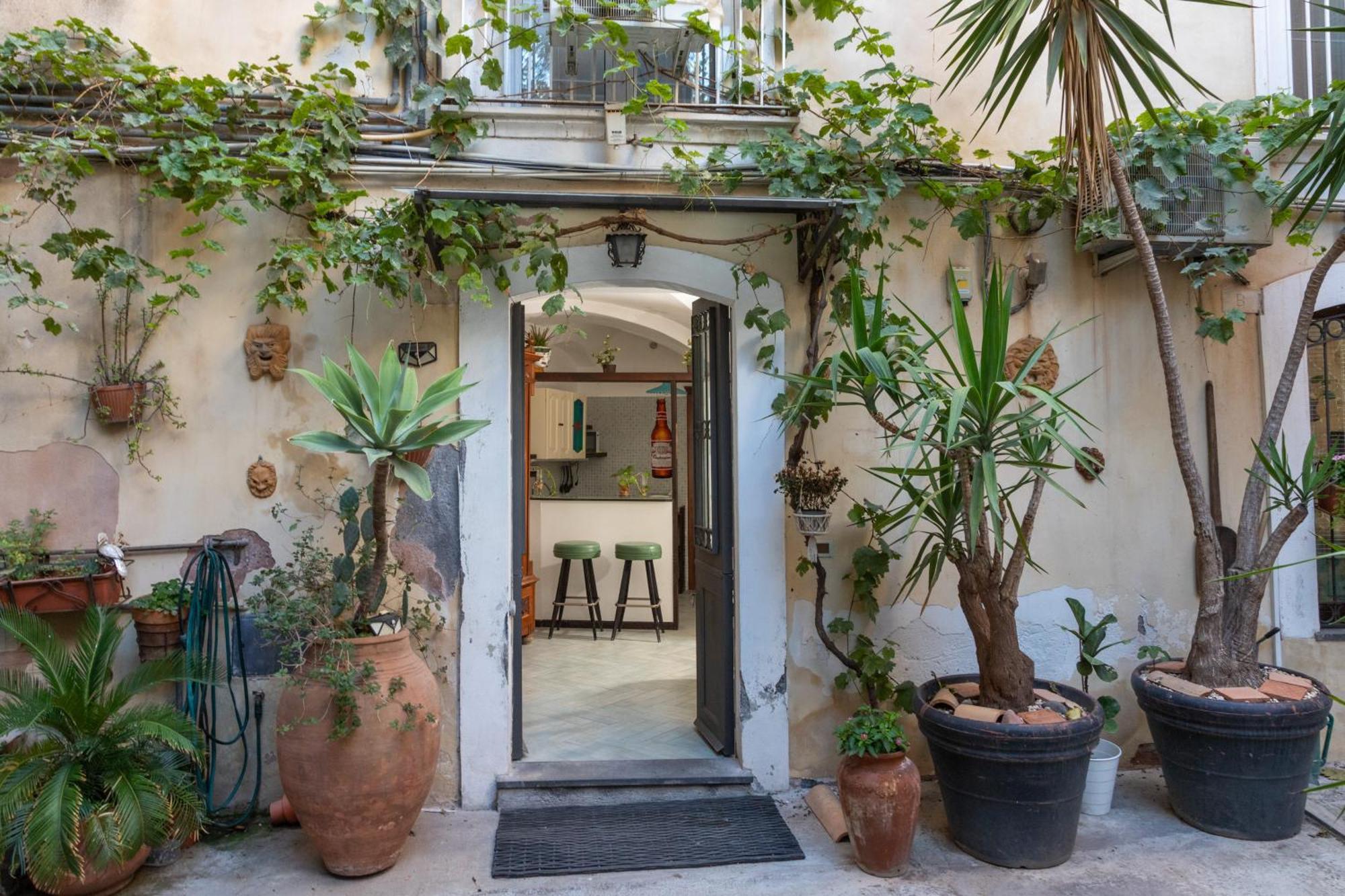 Cortile San Michele Villa Катания Екстериор снимка